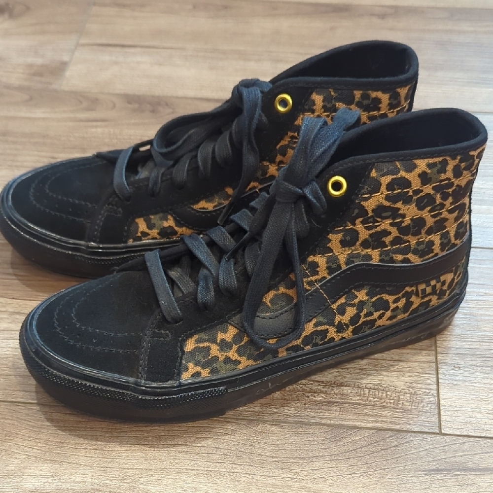 Vans Limited Edition Cher Strawberry Leopard Sk8 His - Picture 2 of 9